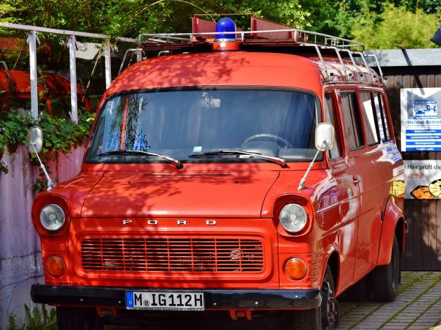An image of an old red fire truck. Pixabay stock photo